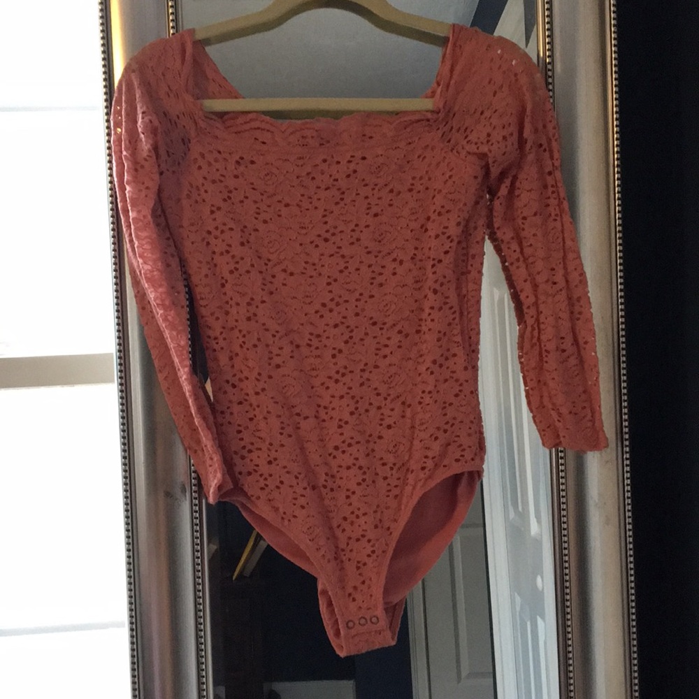 Hollister three quarter length sleeve body suit !